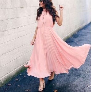 NWT Gorgeous Pleated Dress